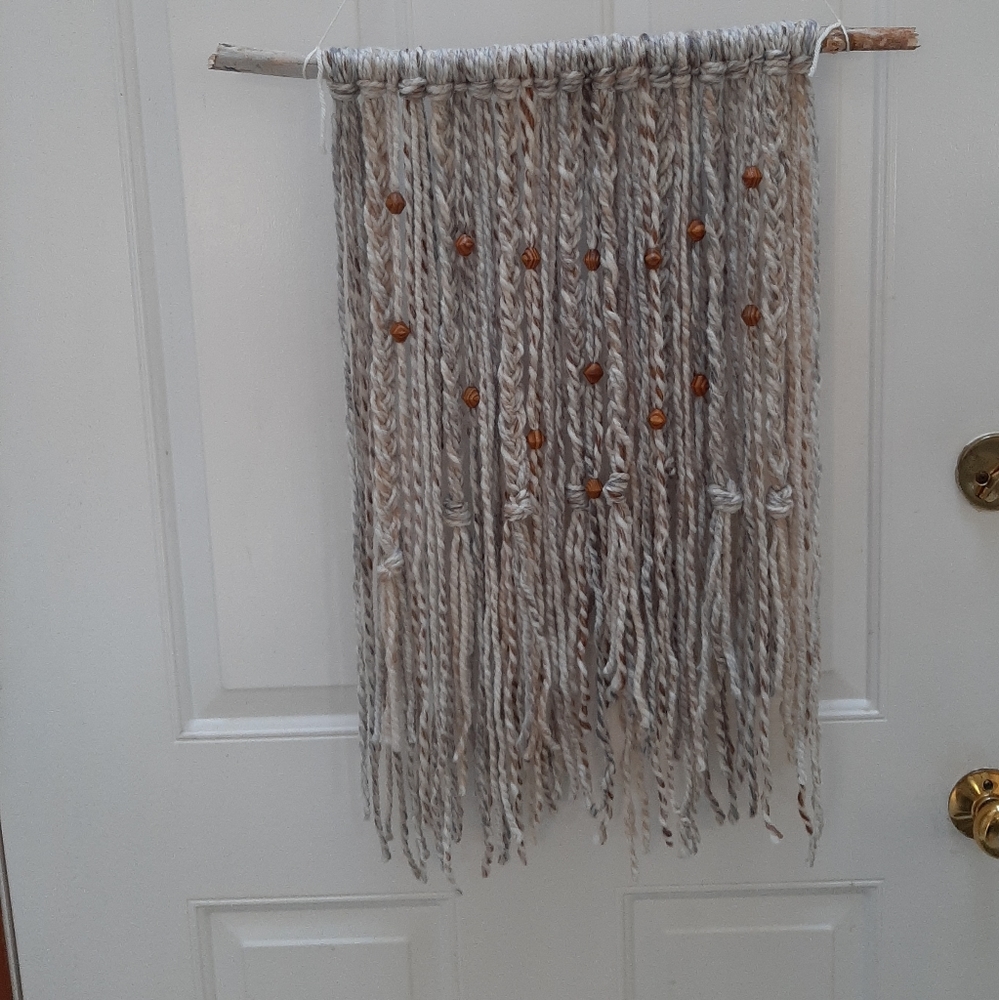 🆕 Handmade Macrame/Yarn Boho Wall Hanging